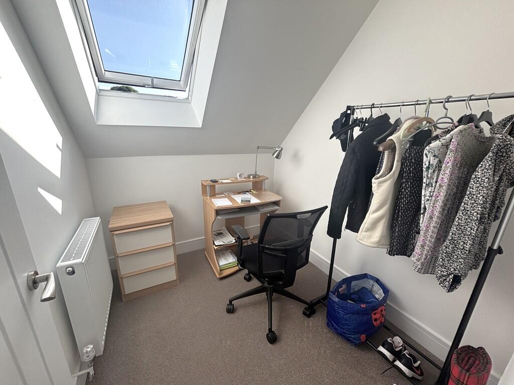 Offfice/second be...