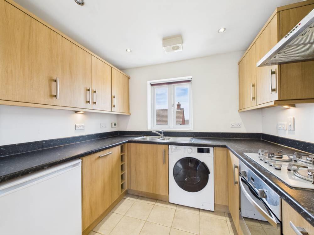 CAM03062G0-PR0175-STILL006-thumbnail-h750-70