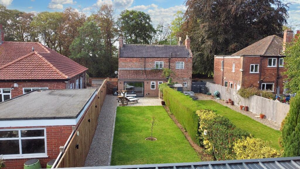 Elevated rear external