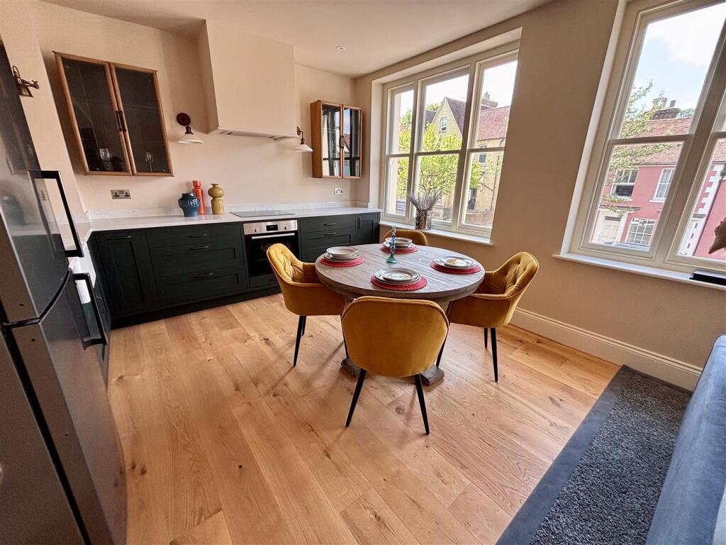 kitchen 1.jpg