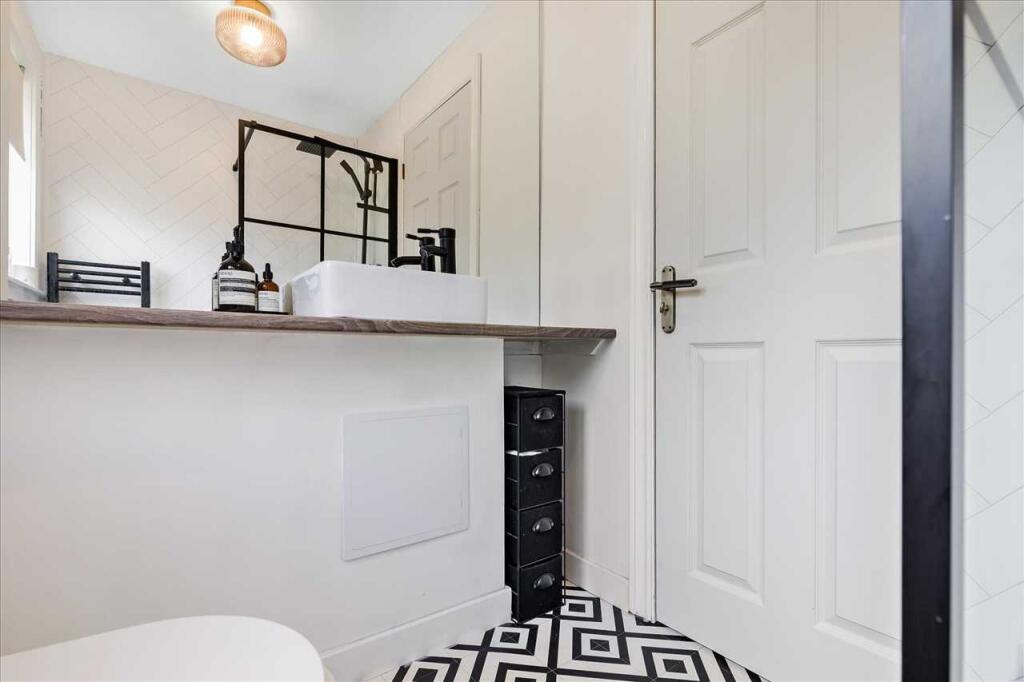 Shower Room (2)