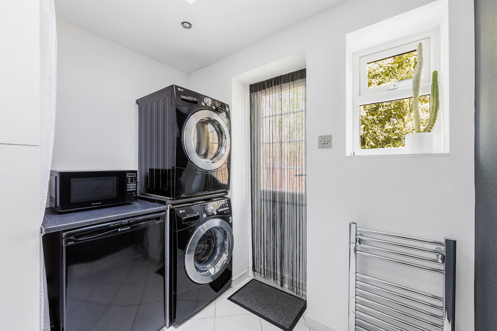 Creighton Road (1...