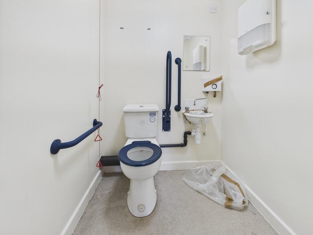 CAM04273G0-PR0149...