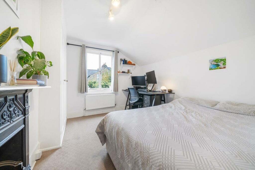 Bedroom (1).jpg