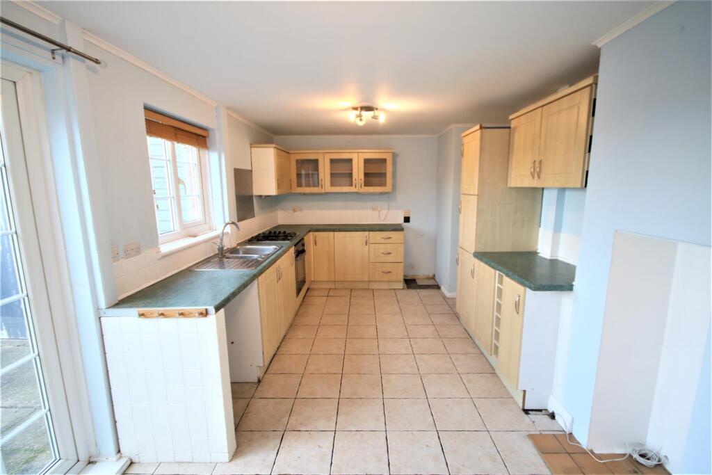 Kitchen a.JPG