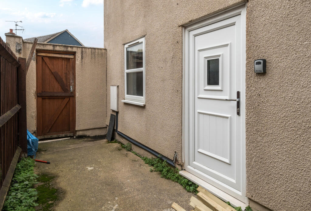 1373731-3-6900f97...