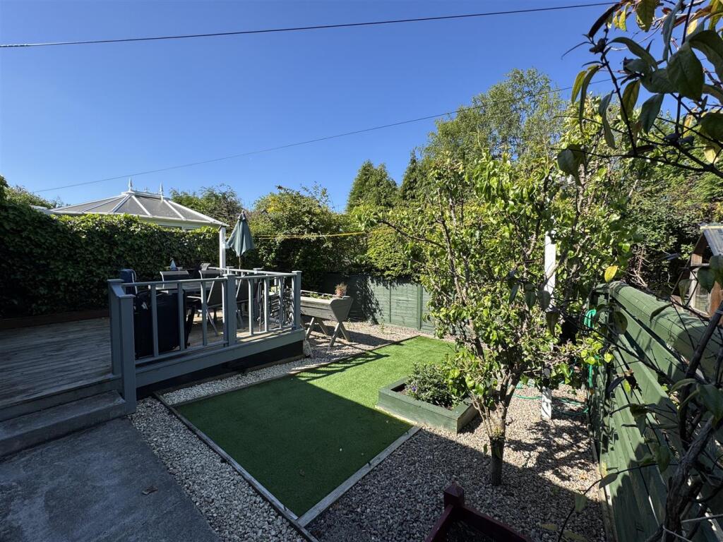 REAR GARDEN 2.JPG