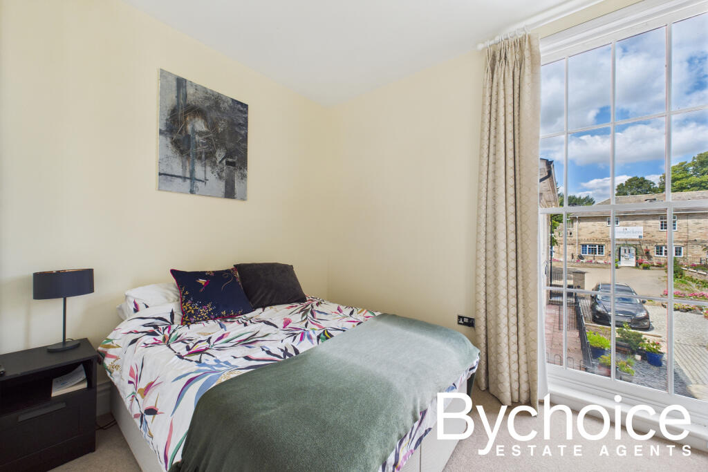 CAM05250G0-PR0100-STILL005