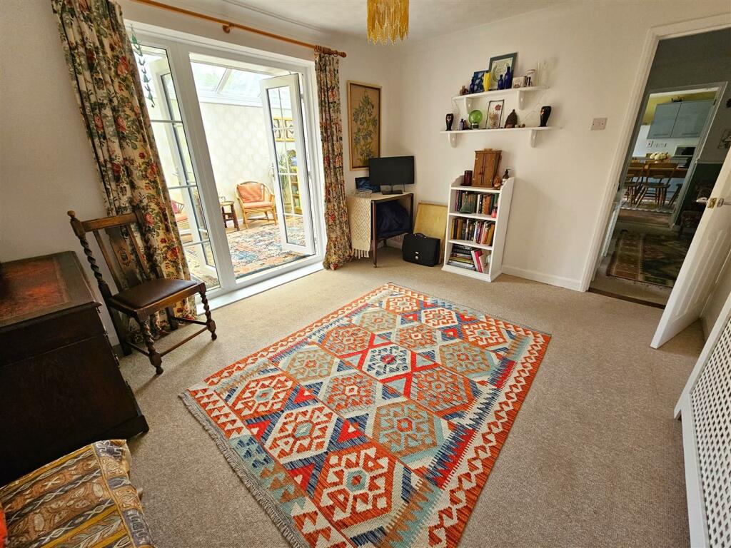 Dining room.jpg