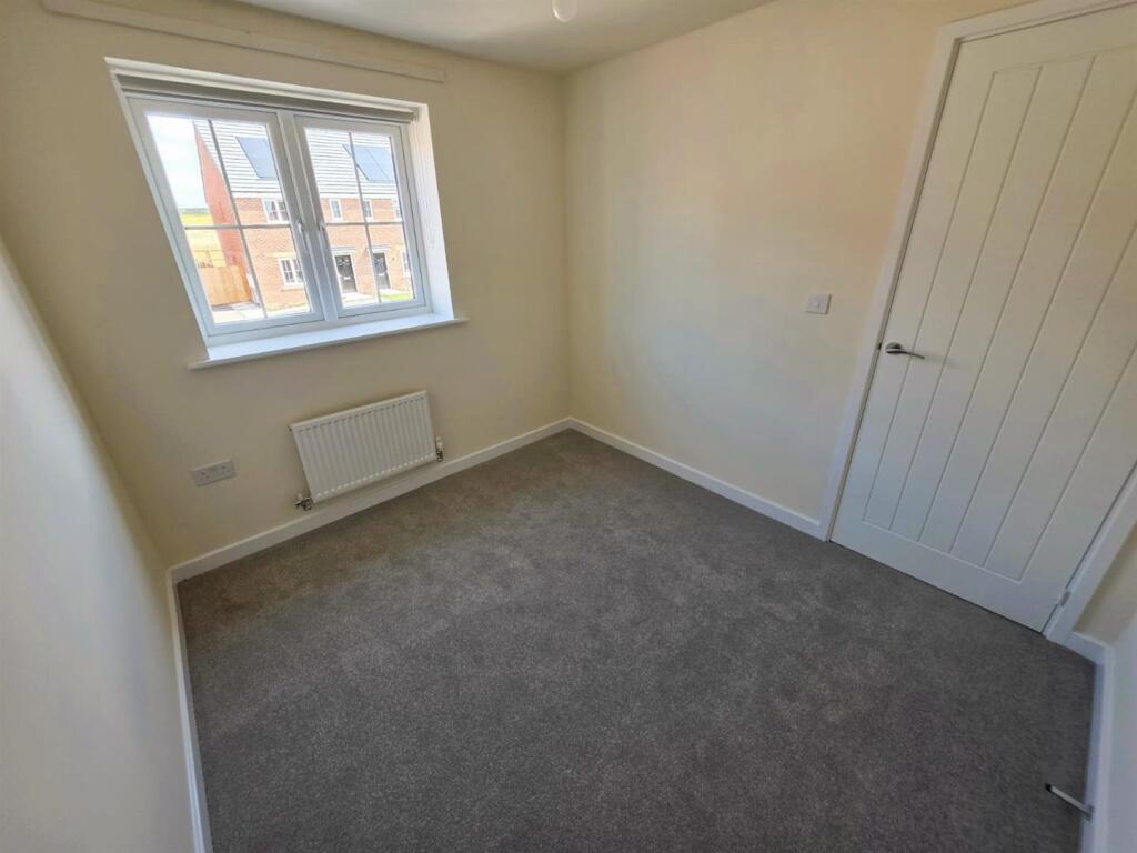 bedroom 2...jpg
