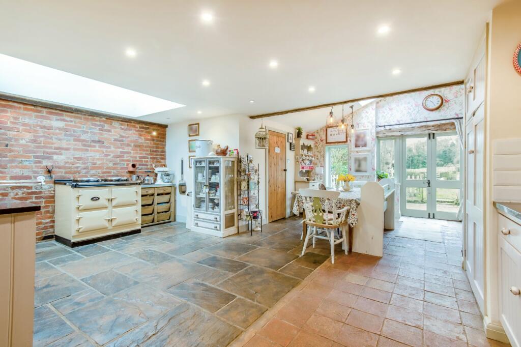 Kitchen/Breakfast
