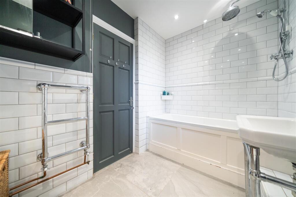 Bathroom-3.jpg