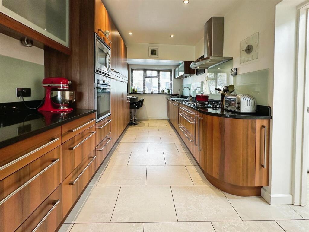 ca7c0604-image_picker_57401921-D5A0-4D6B-8240-11E0