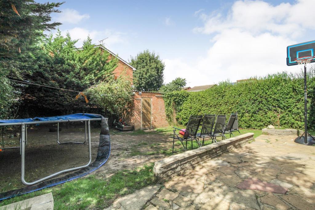 GARDEN 2.jpg