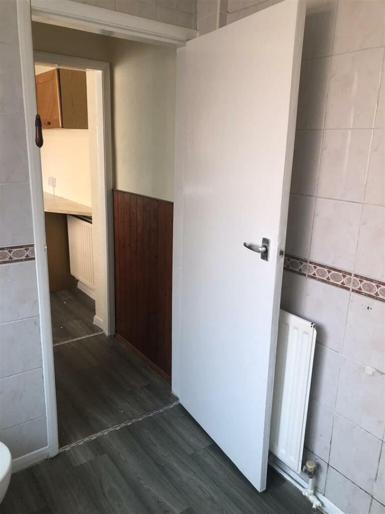 Bathroom hallway.jpg
