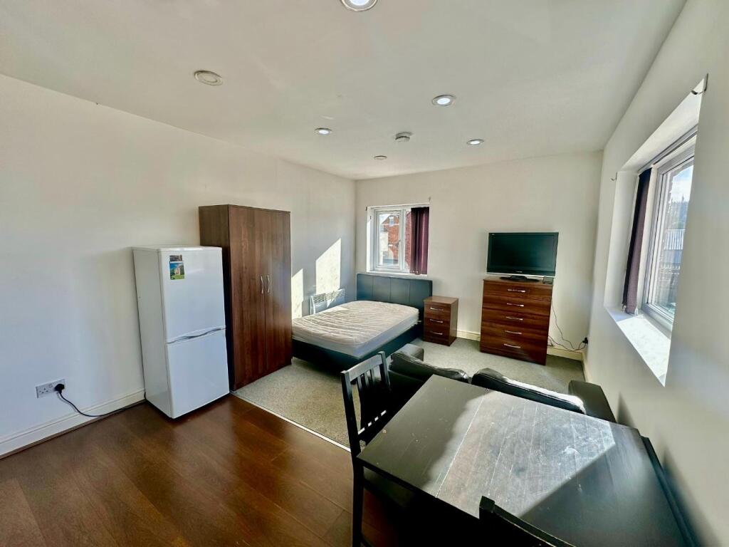Studio Apartment