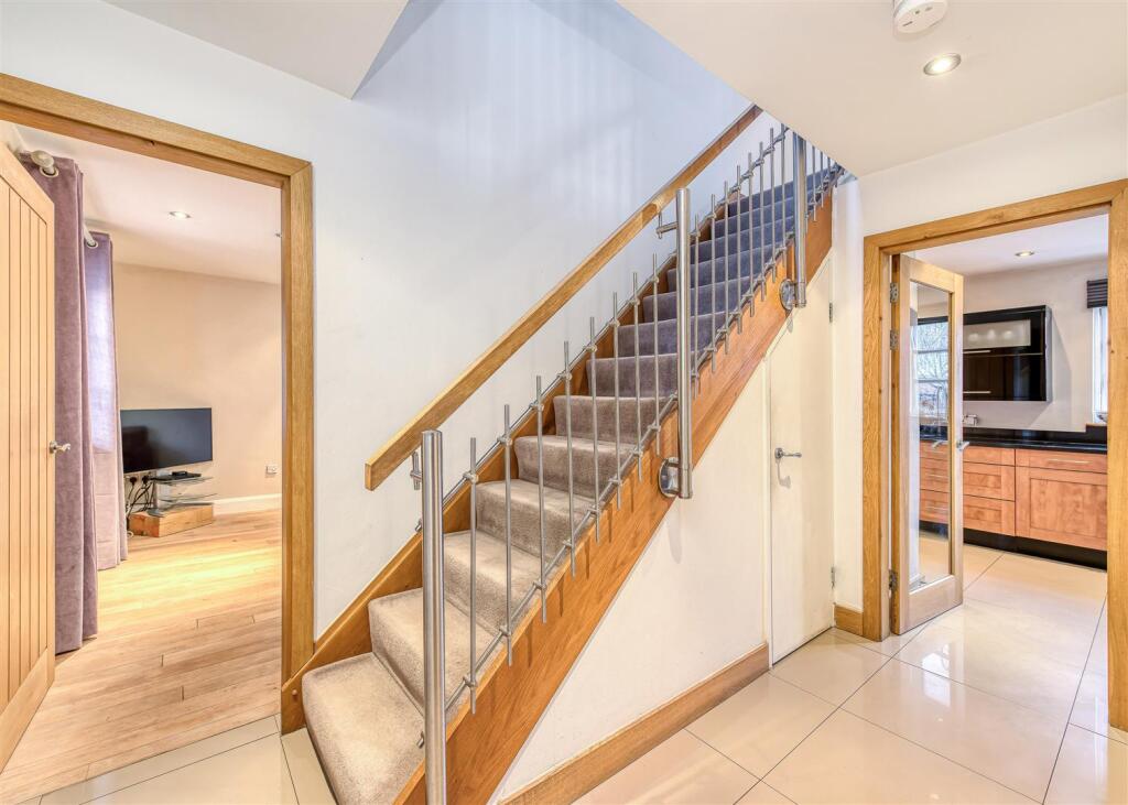 6 Engleton Lane-hall1.jpg