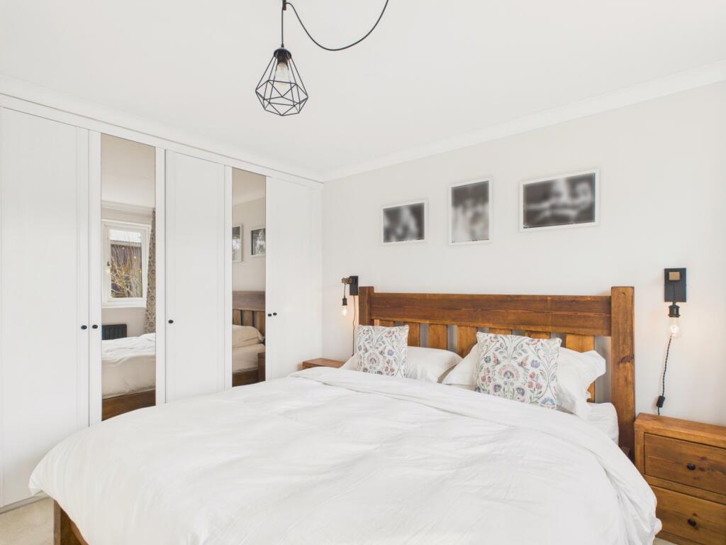 CAM05532G0-PR0009-STILL037