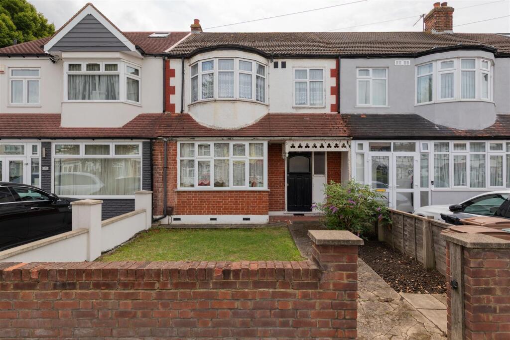 Hall Lane, E4