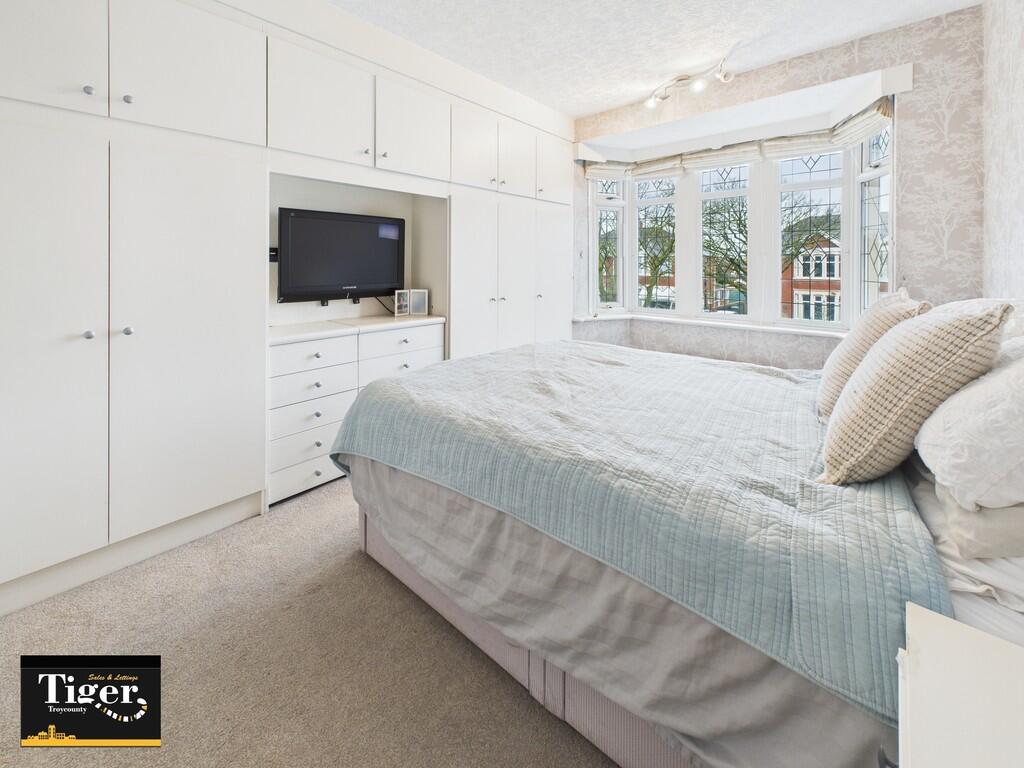 CAM02176G0-PR0777...