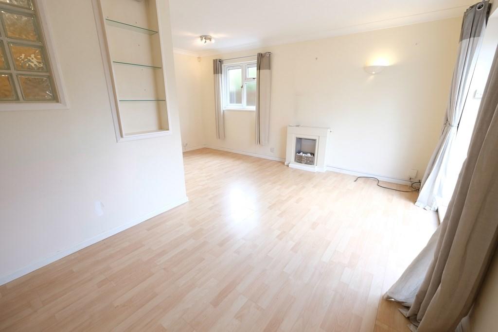 SITTING/DINING ROOM