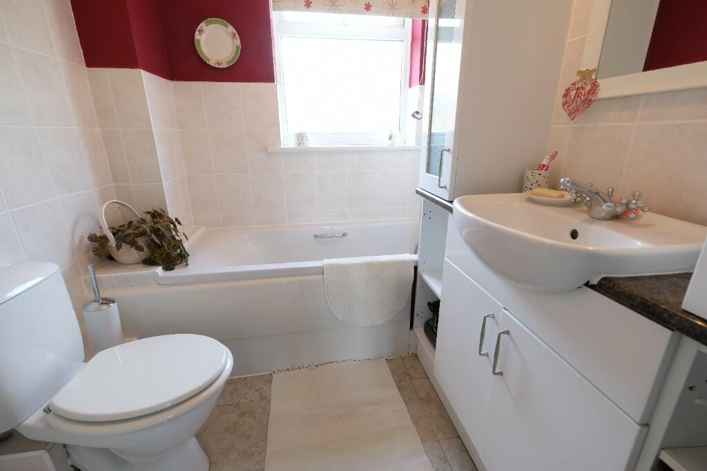 BATH/SHOWER ROOM