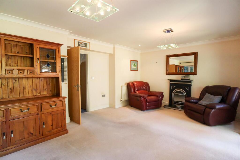 Living/dining room