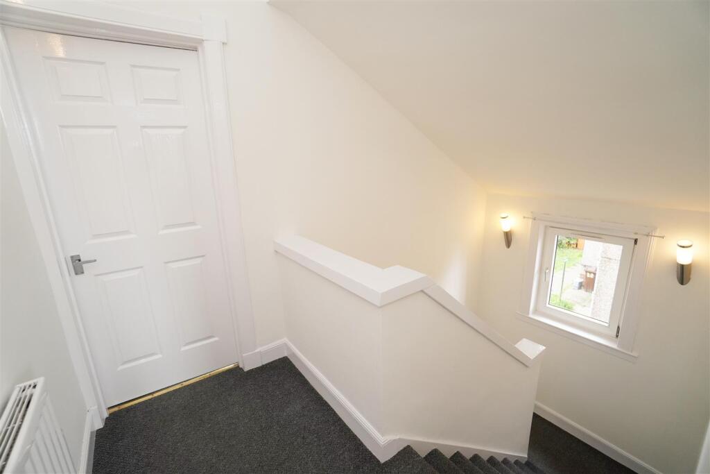 upstairs hallway.jpg