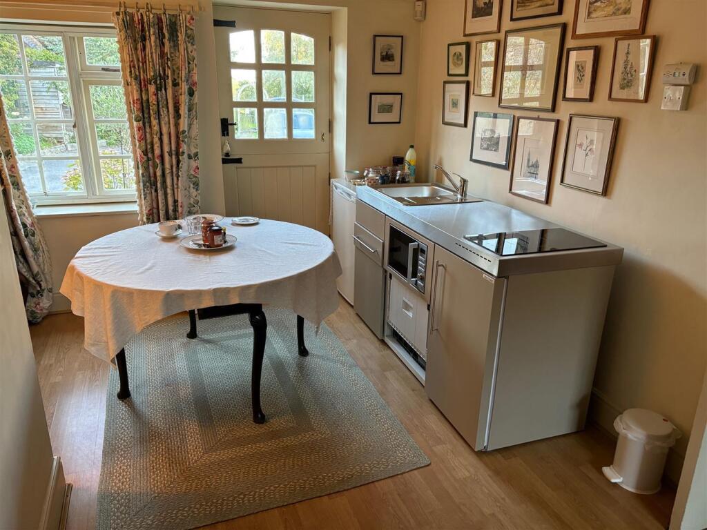 Dining and mini Kitchen area
