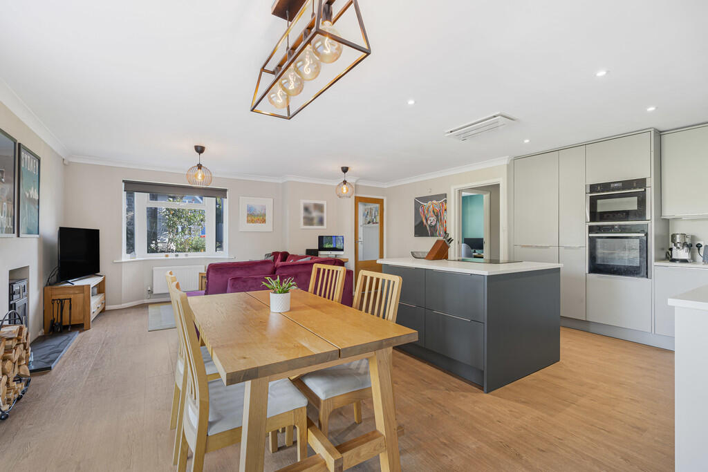 Openplan kitchen ...