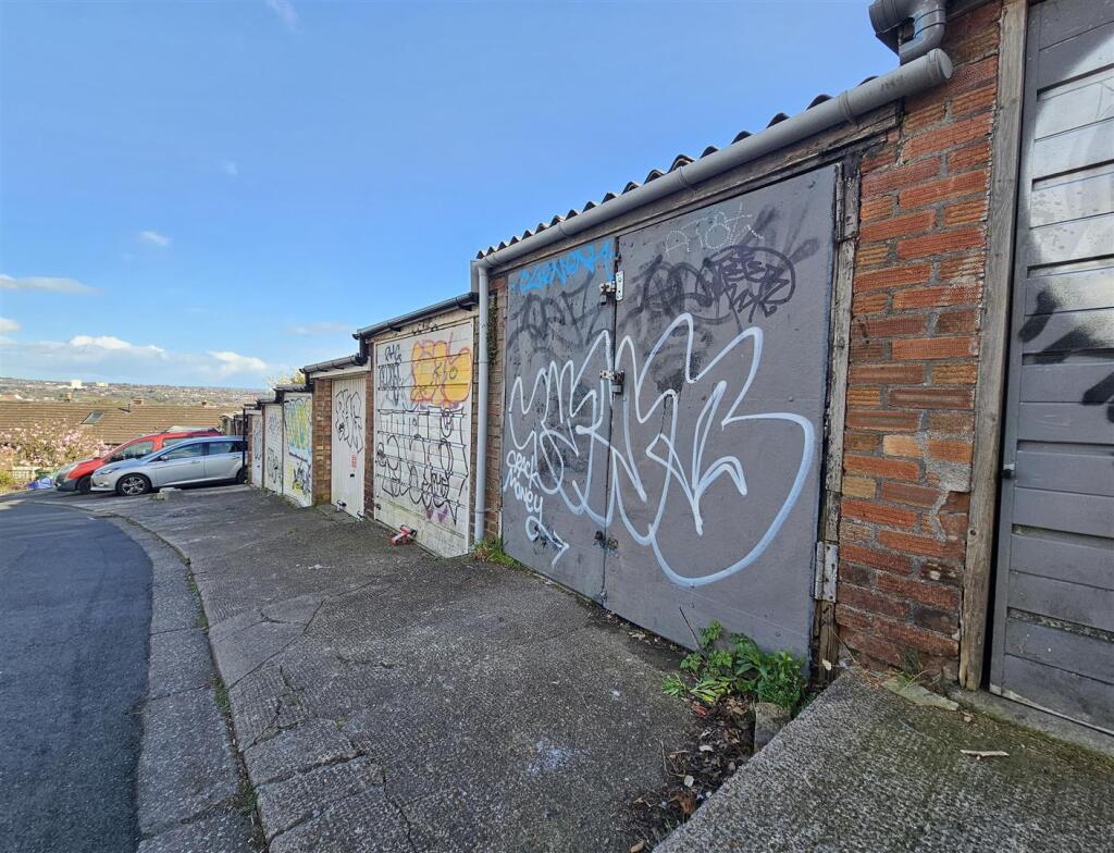 9 - Garage for Auction, Kathdene Gardens, Ashley D
