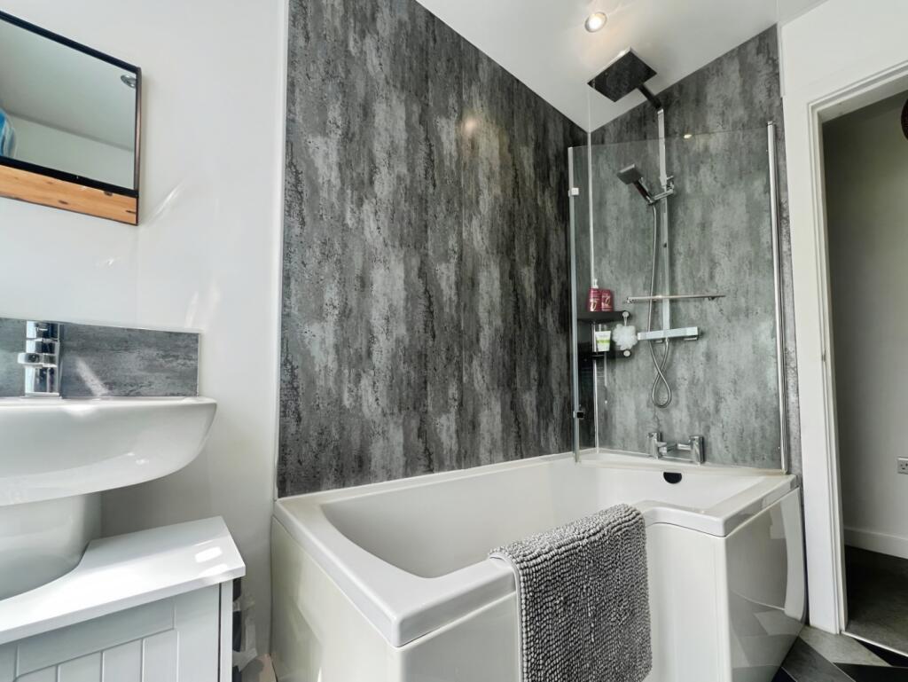 pbox-bathroom-314531.jpeg
