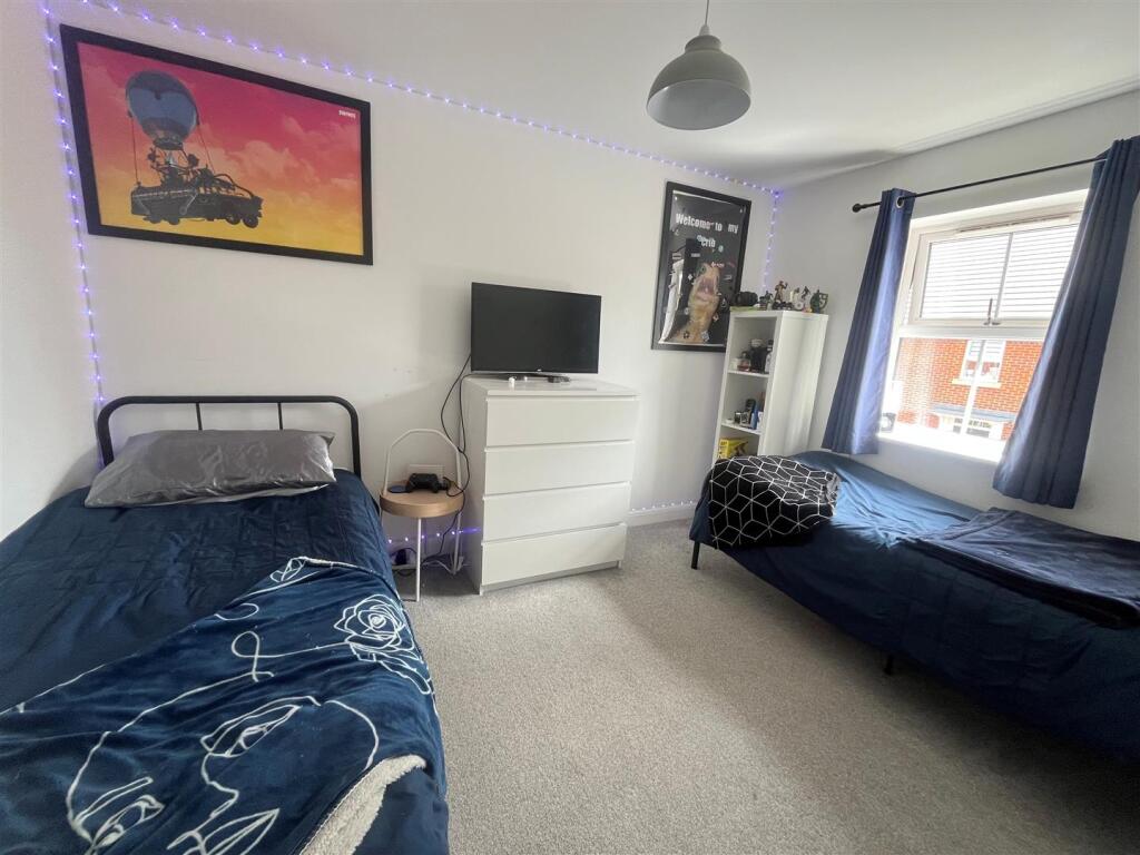 7. Bed 2.jpg
