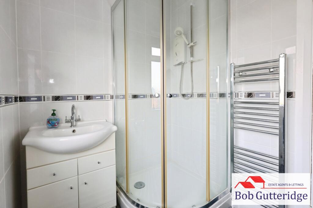 SEPARATE SHOWER ROOM