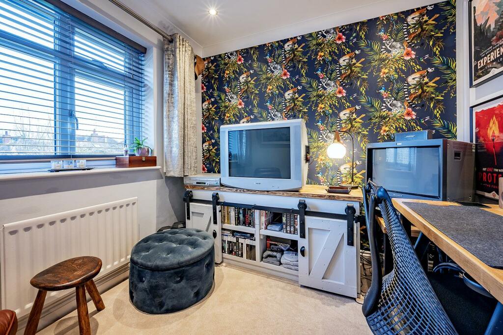 Bedroom 4 / 2nd Study