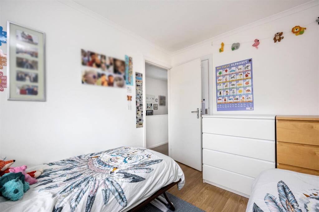 Coleridge Close_3-003.jpg