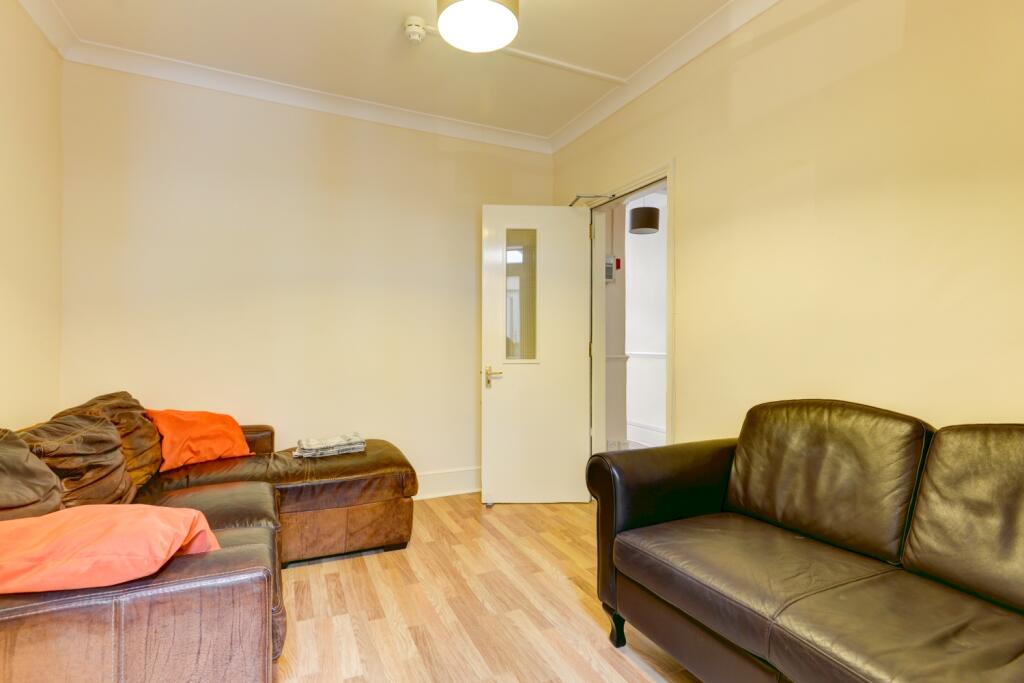 15 Stanley Road Lounge
