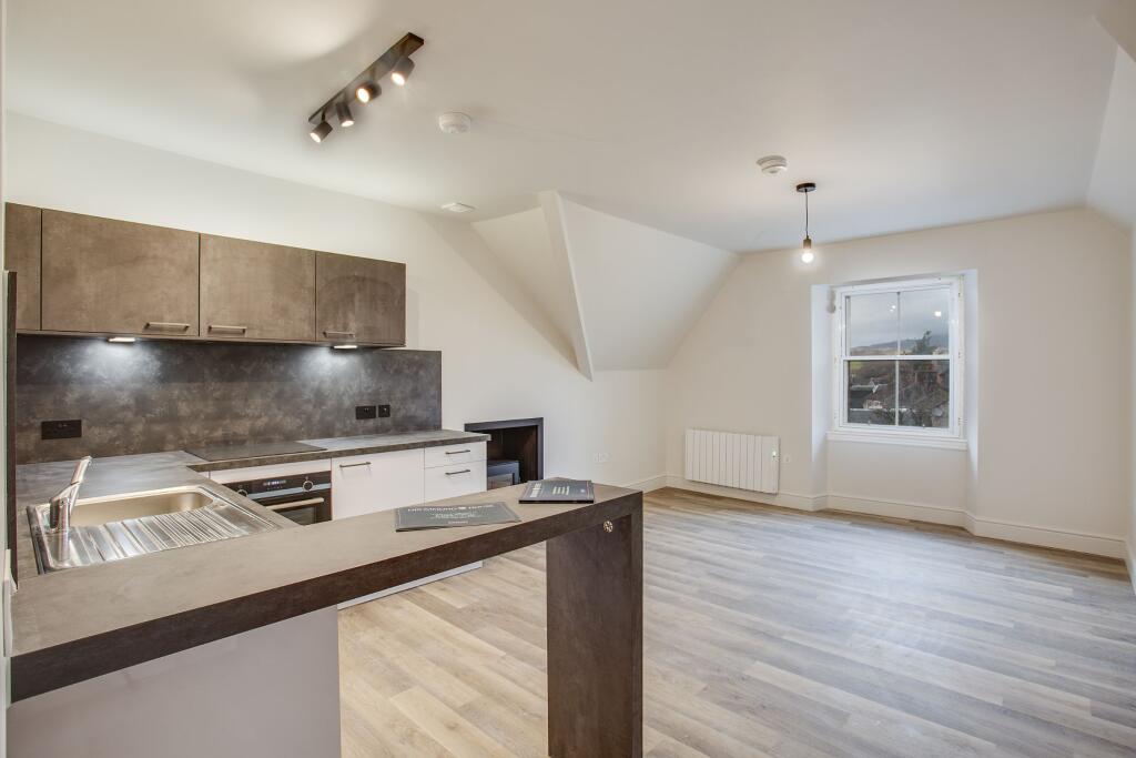 8 Drummond House, 19 King Street, Crieff PH7 3HA