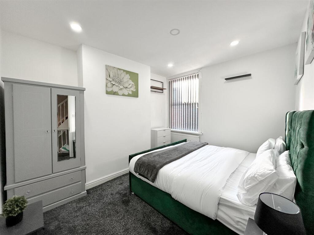 Staycasa Accommodation Manchester Carrill  2024AUG