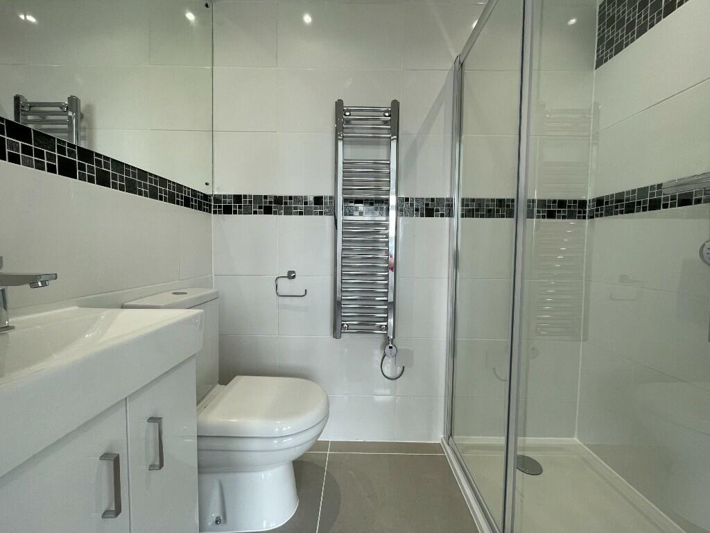 En-Suite Shower Rm