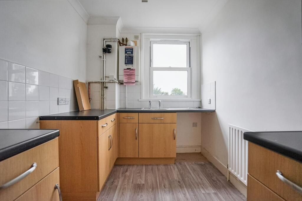 Flat C, 57 Queens Road, Tunbridge Wells, Kent TN4 9NA