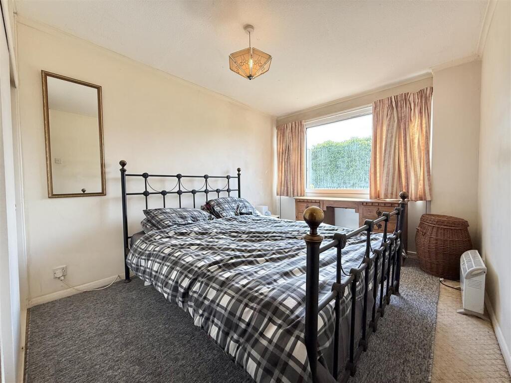 Bed 1.JPG