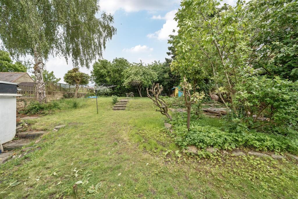 9 High Street, Blisworth (3).jpg