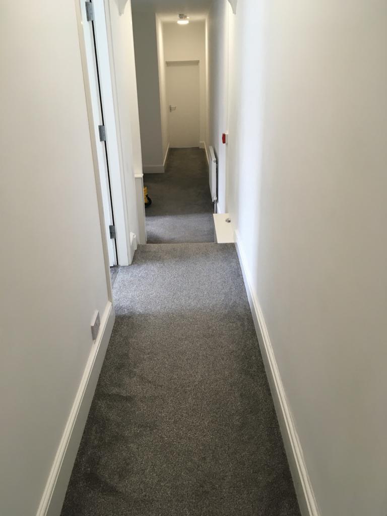 17) 105 Cottingham Road Hallway 20.07.2020.jpg