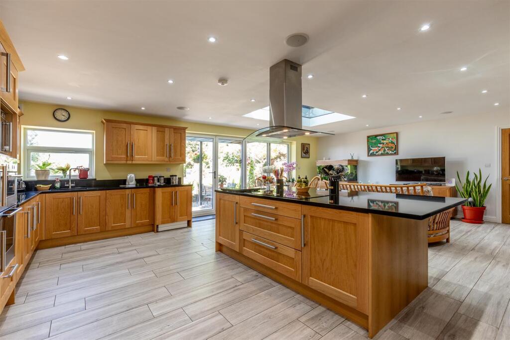 Lydnale, Over Lane Kitchen 3.jpg