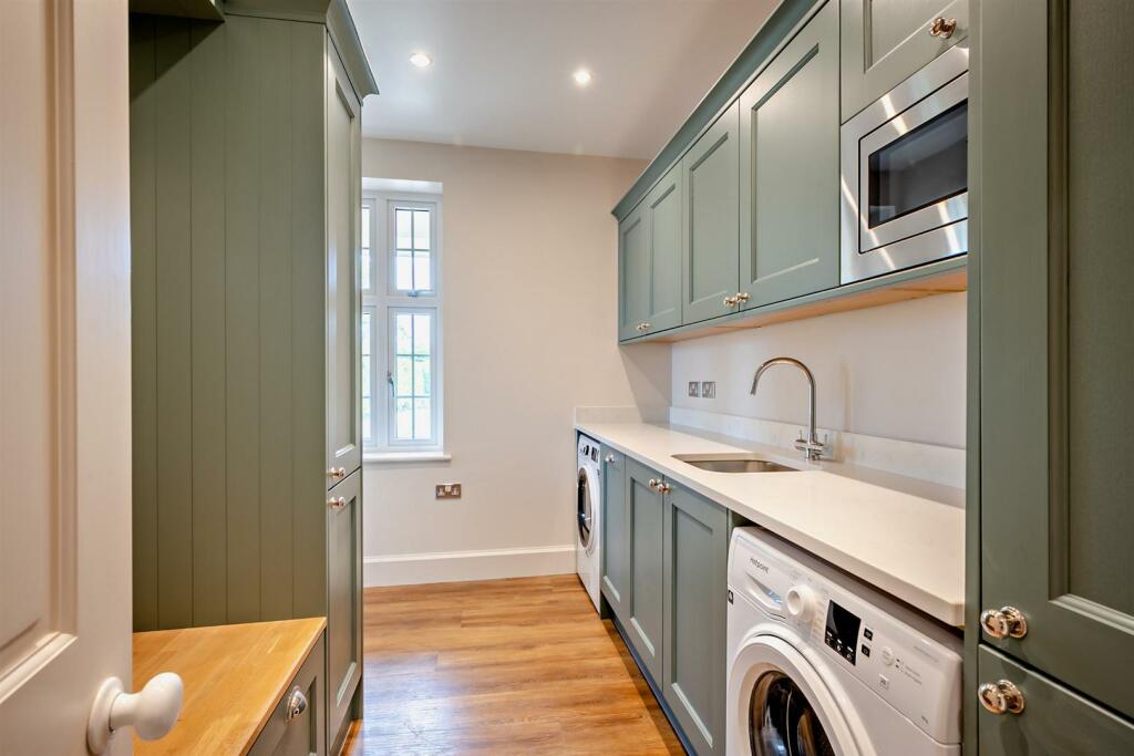 8590830-interior03-800.jpg