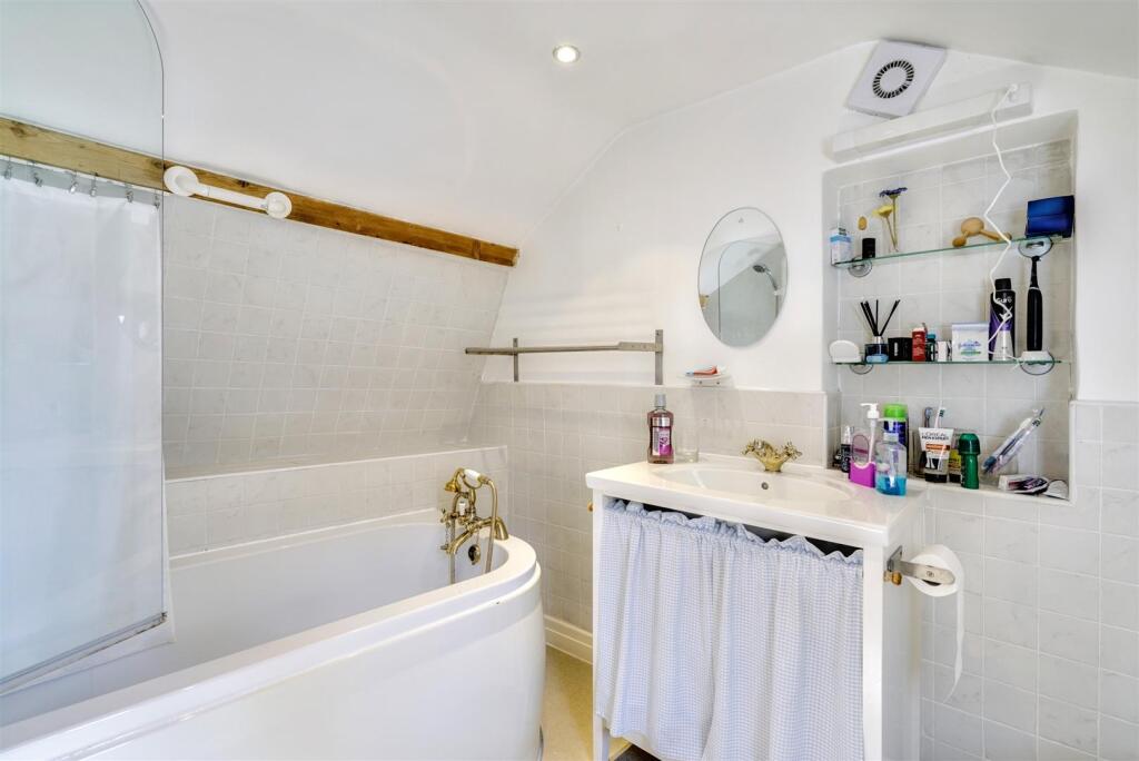 Ensuite 1_1.jpeg