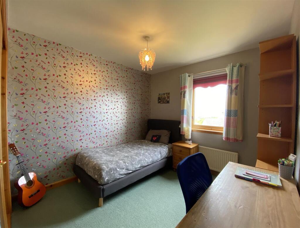 BEDROOM 2.JPG