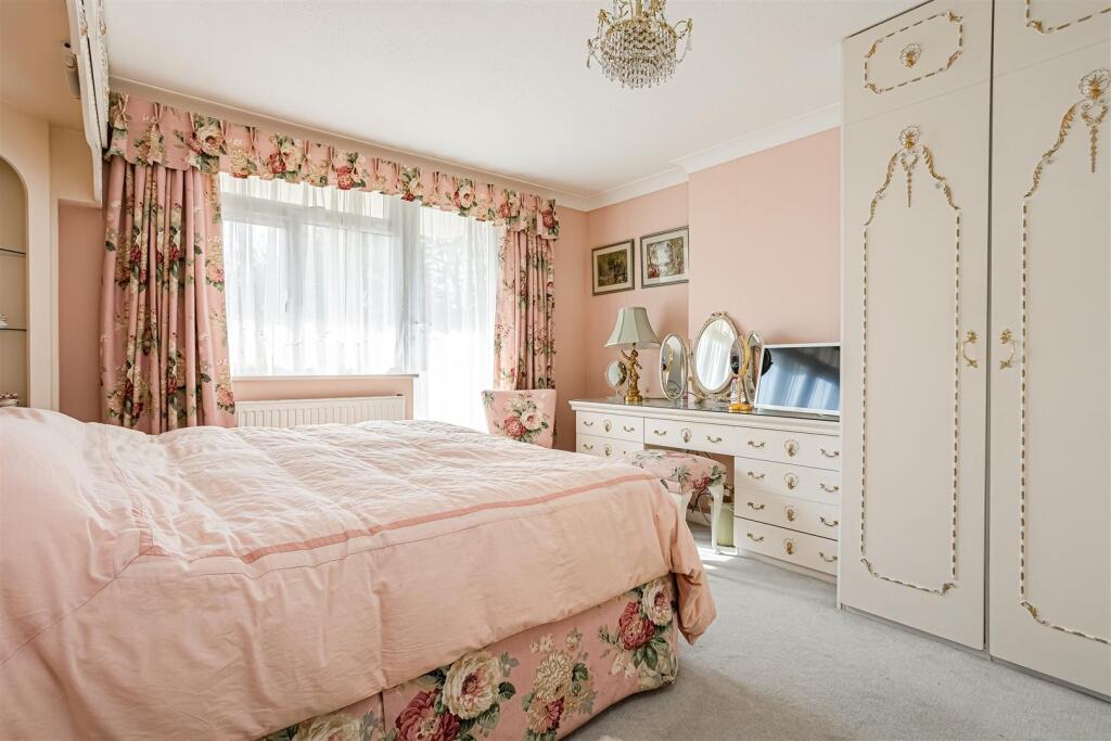 flat-well-house-banstead-107.jpg