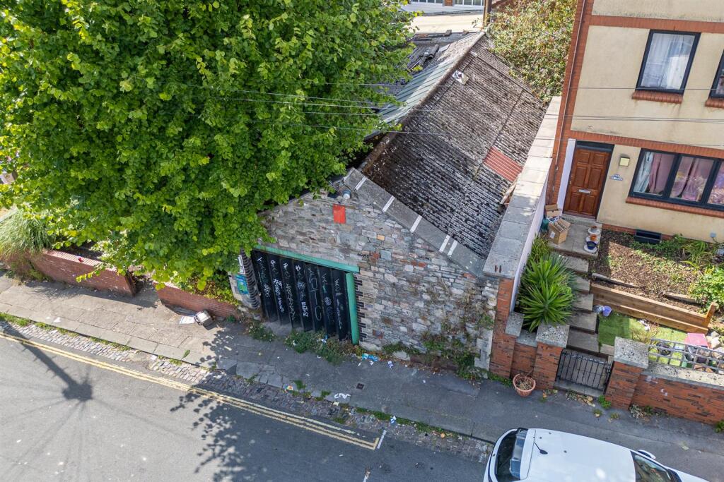 3A Richmond Road, Montpelier, Bristol BS6 5EN | Fr